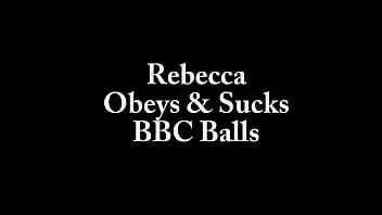 Oynat Rebecca efendisinin sikini emiyor
