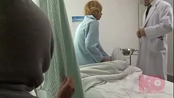 Reproduzir [versão completa está disponível apenas para associação e liberação direta*1]. um homem está pressionando incansavelmente um menino recém-chegado ao hospital... à meia-noite, finalmente...