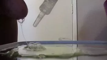 Oynat Kendim büyük bir pre-cum yükü ile oynuyorum