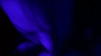 Putar Gadis goth seksi mendapat fucked di mulut dan memek dengan butt plug in