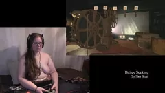 Reproducir Juego desnudo de Resident Evil Village con una jugadora fetichista morena tatuada