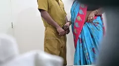 play 印度家庭主妇与政府官员的秘密恋情