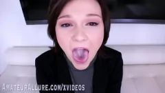 চালান লেক্সি ম্যানসফিল্ড এবং এমা উইলসন অডিশনের সময় মনের মতো পিওভি ব্লোজব দেয়