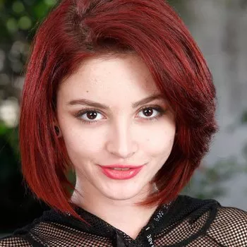 Pornostar Lola Fae
